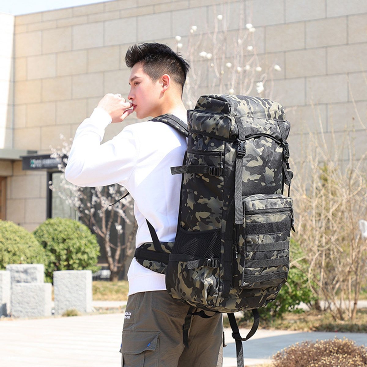 HIKING & TRAILING ESSENTIALS